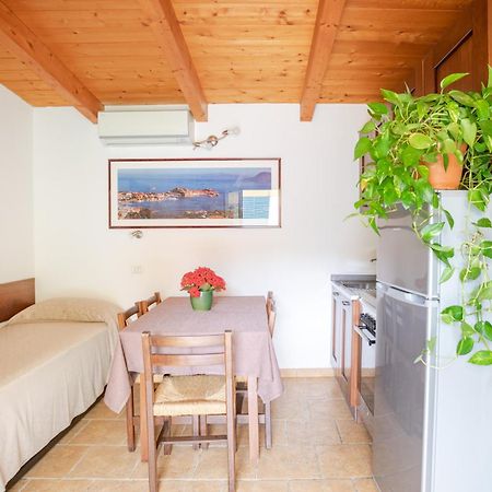 קאפוליברי Country Hotel Residence Da Pilade מראה חיצוני תמונה
